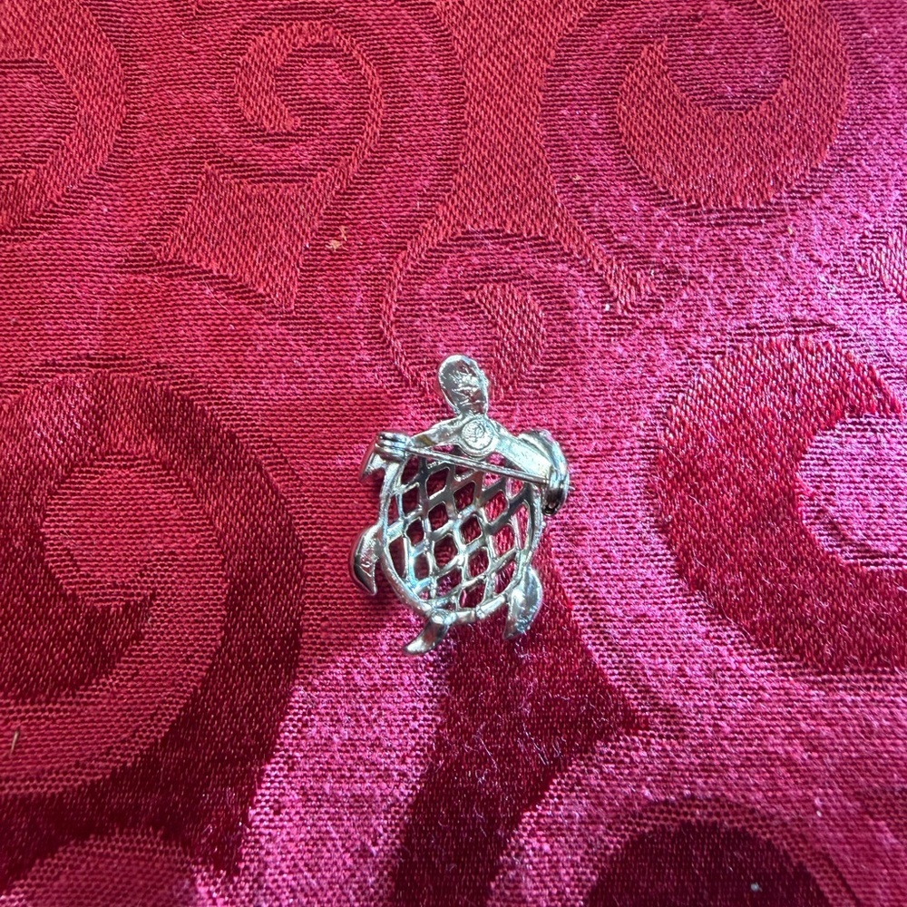 Silver Turtle brooch - Picture 2 of 3